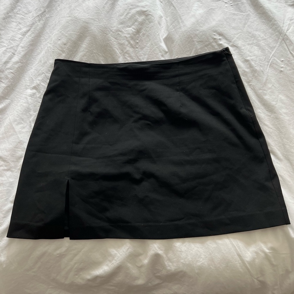 Djerf Avenue Must Have black skirt